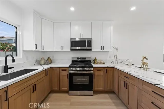 11113 S Budlong Avenue, Los Angeles, CA 90044, Los Angeles, California, United States. - Photo 44