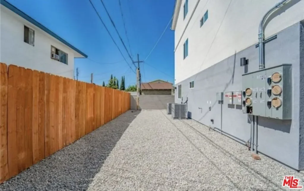 1348 E Vernon Avenue, Los Angeles, California, United States. - Photo 34