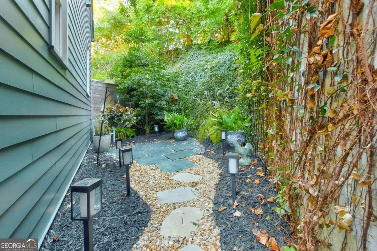 2188 Niles PL, Atlanta, Georgia, United States. - Photo 9