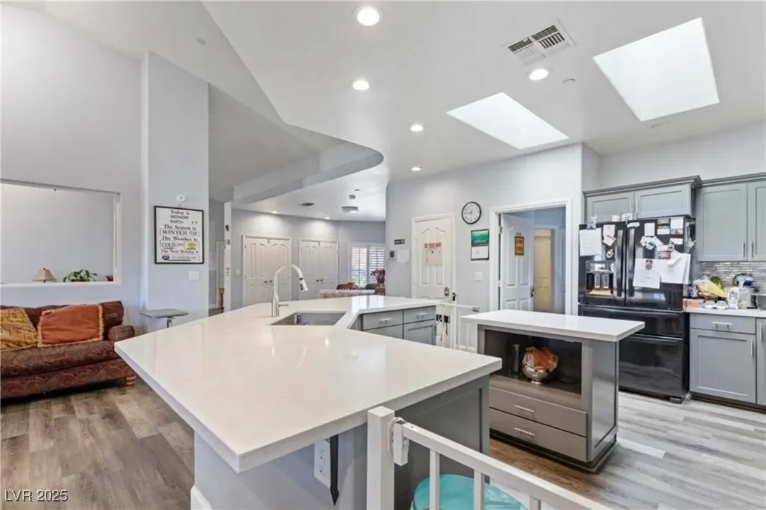 4300 Del Monte Avenue, Las Vegas, Nevada, United States. - Photo 13