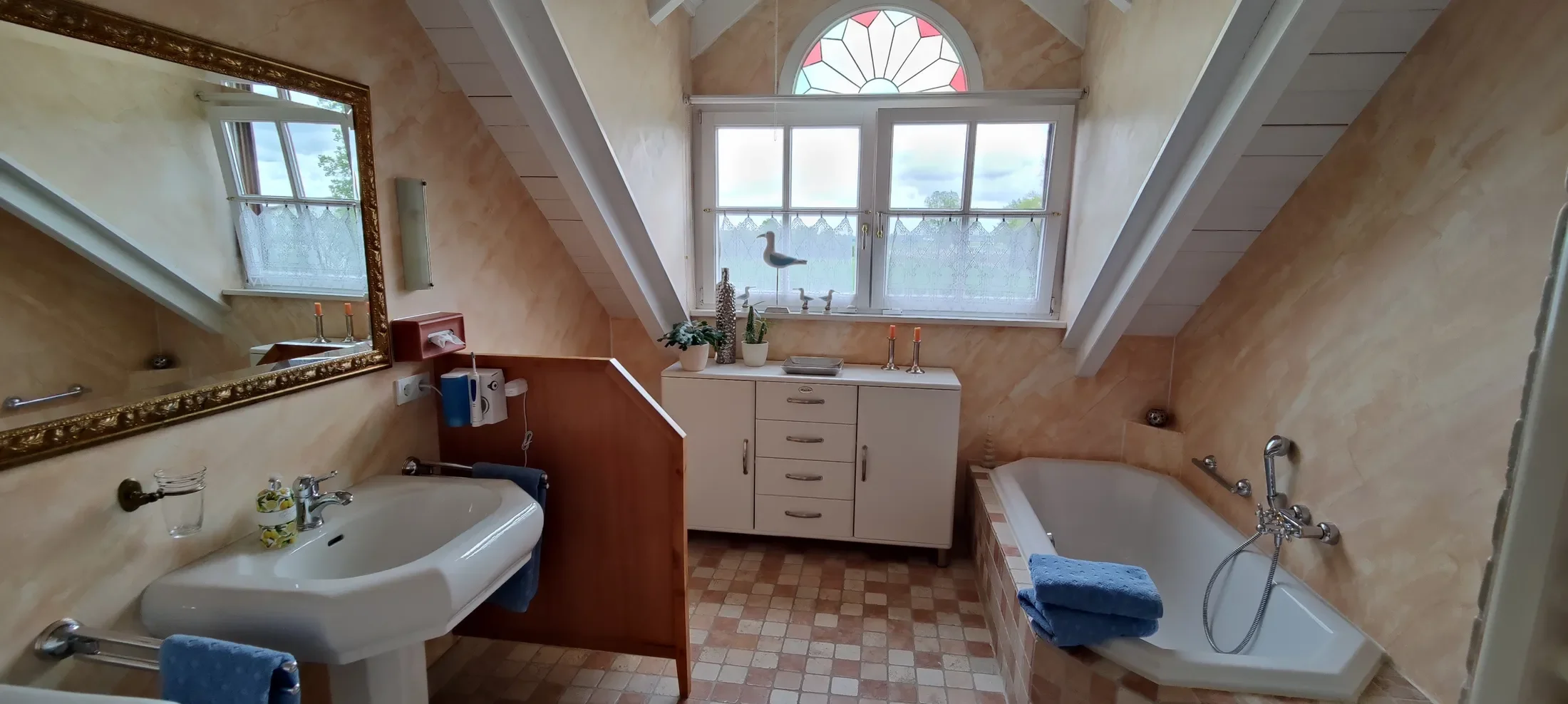 Gallery photo 2