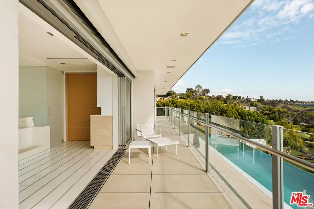 467 Paseo Miramar, Los Angeles, California, United States. - Photo 29