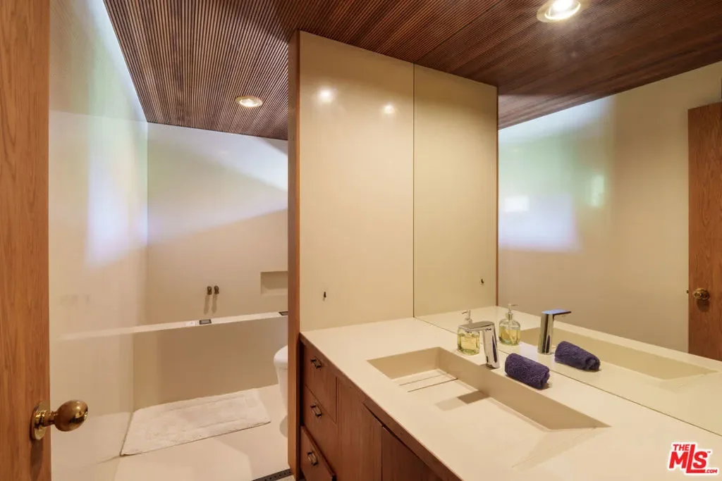 421 Westlake Boulevard, Malibu, California, United States. - Photo 3