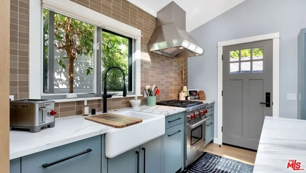 9009 Lloyd Place, Los Angeles, California, United States. - Photo 21
