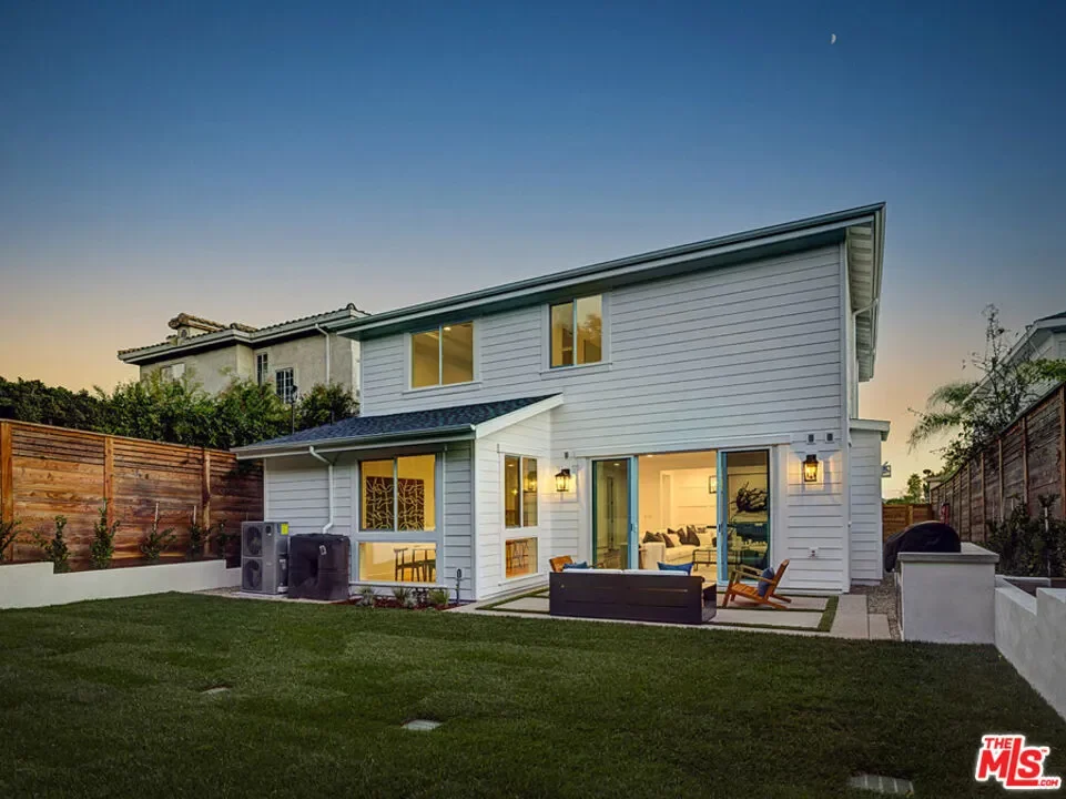 4747 Ambrose Avenue, Los Angeles, California, United States. - Photo 22