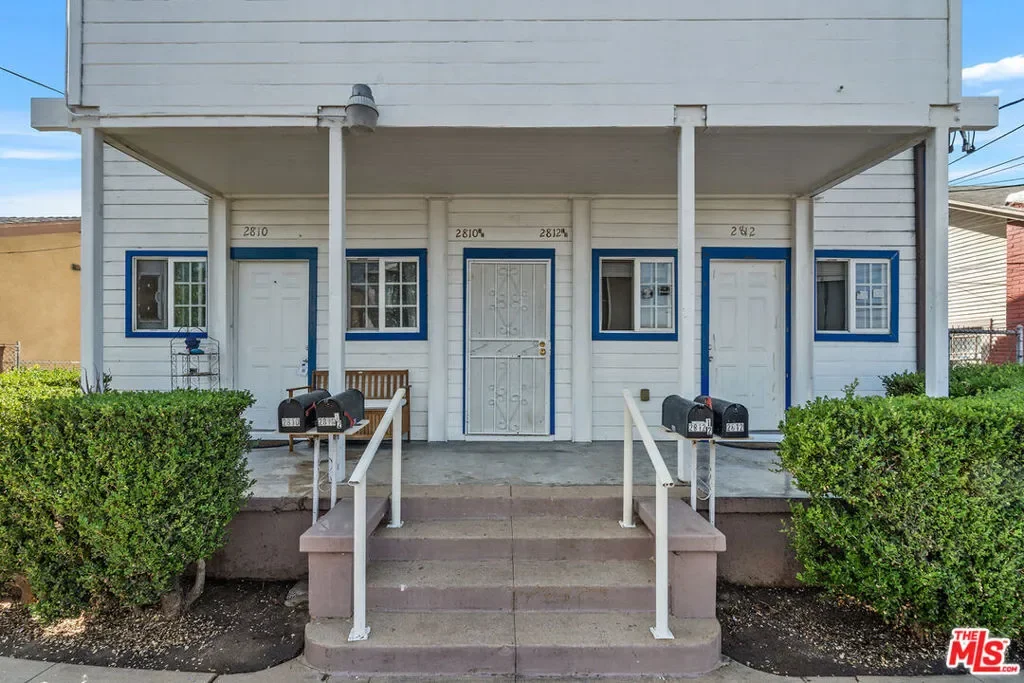 2810 E 6th Street, Los Angeles, California, United States. - Photo 5