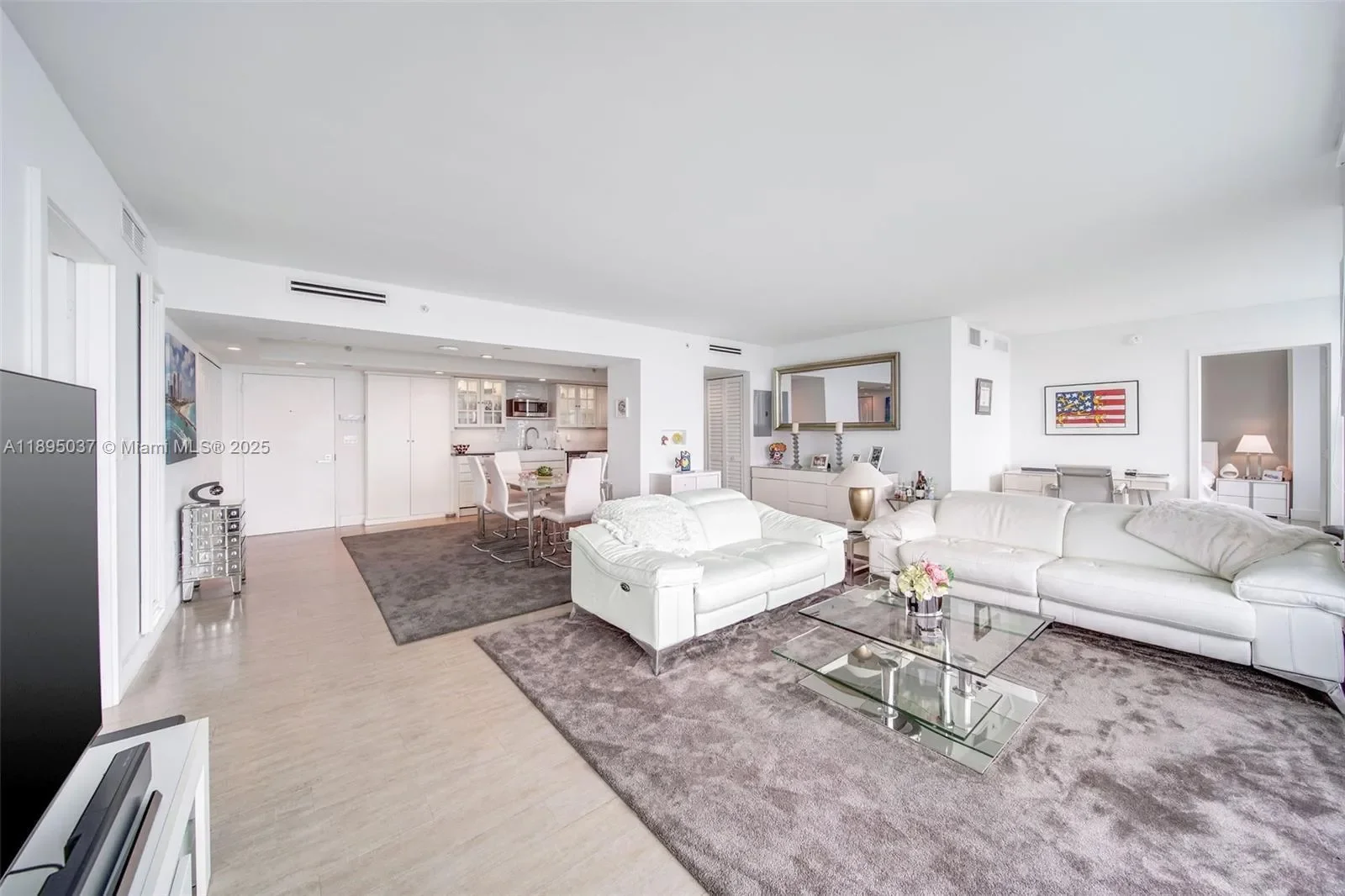 650 West Ave 2107, Miami Beach, Florida, United States. - Photo 2