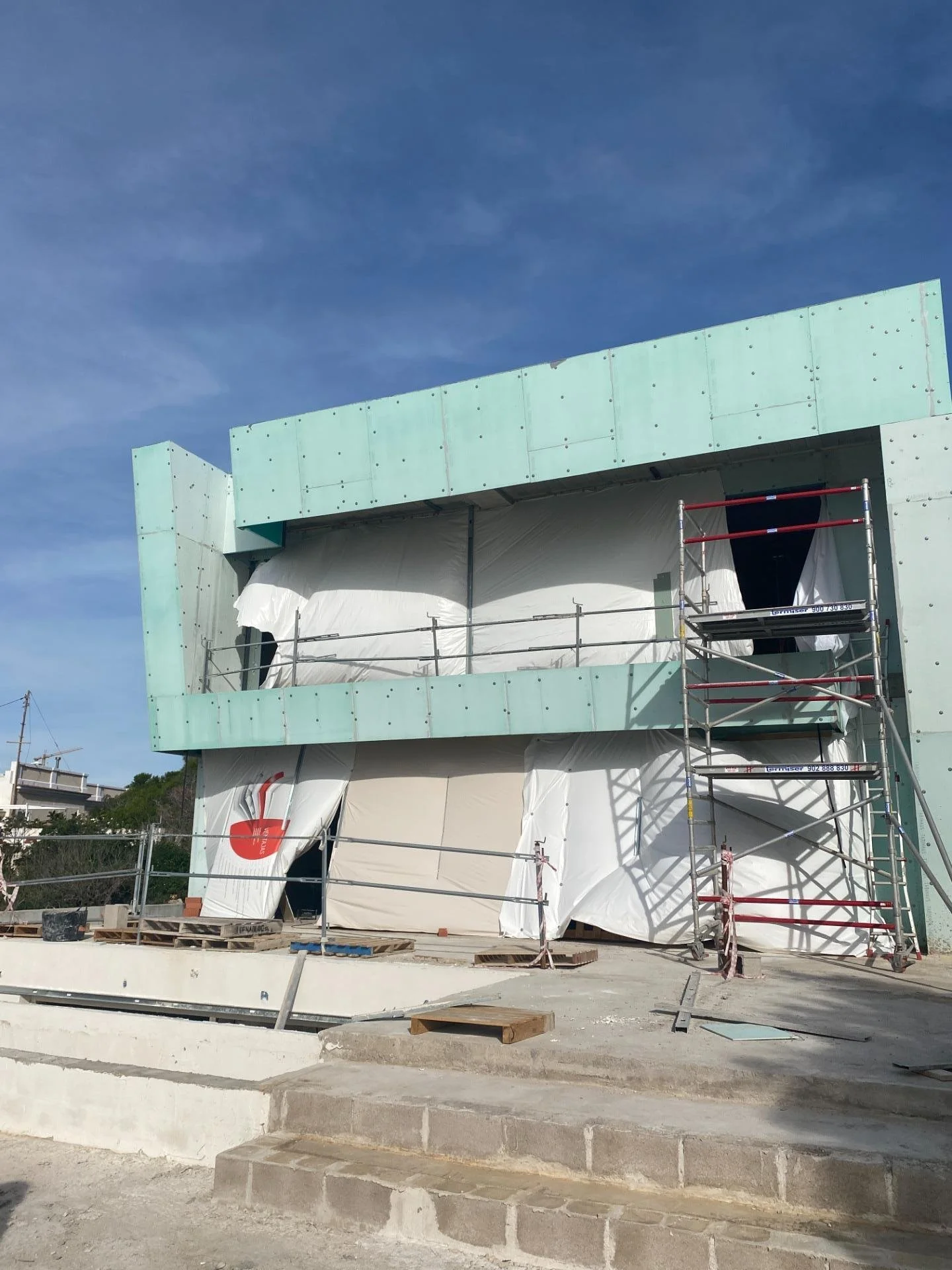 Exterior photo 8