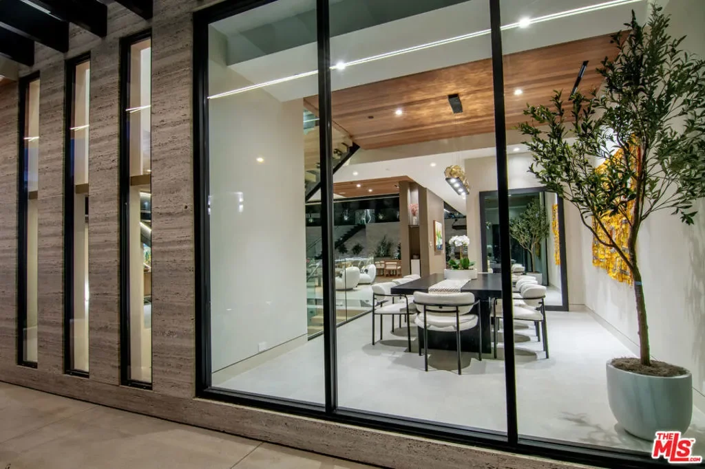2641 Hutton Drive, Beverly Hills, California, United States. - Photo 32