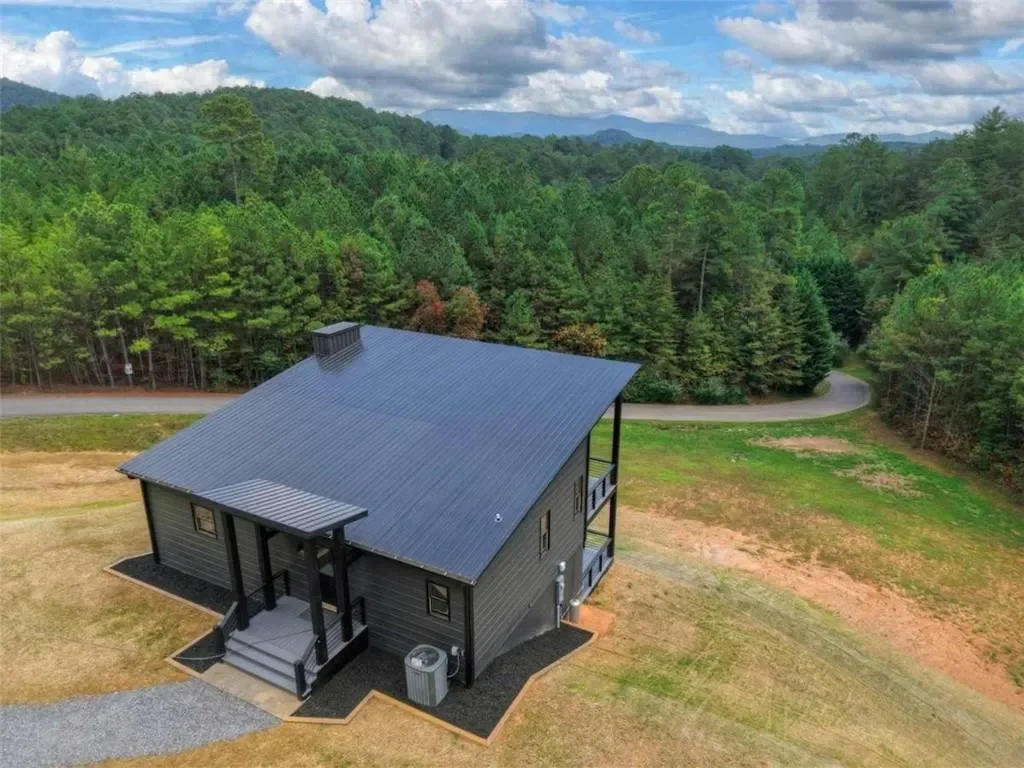 123 Ridgeline Drive, Turtletown, United States. - Photo 32