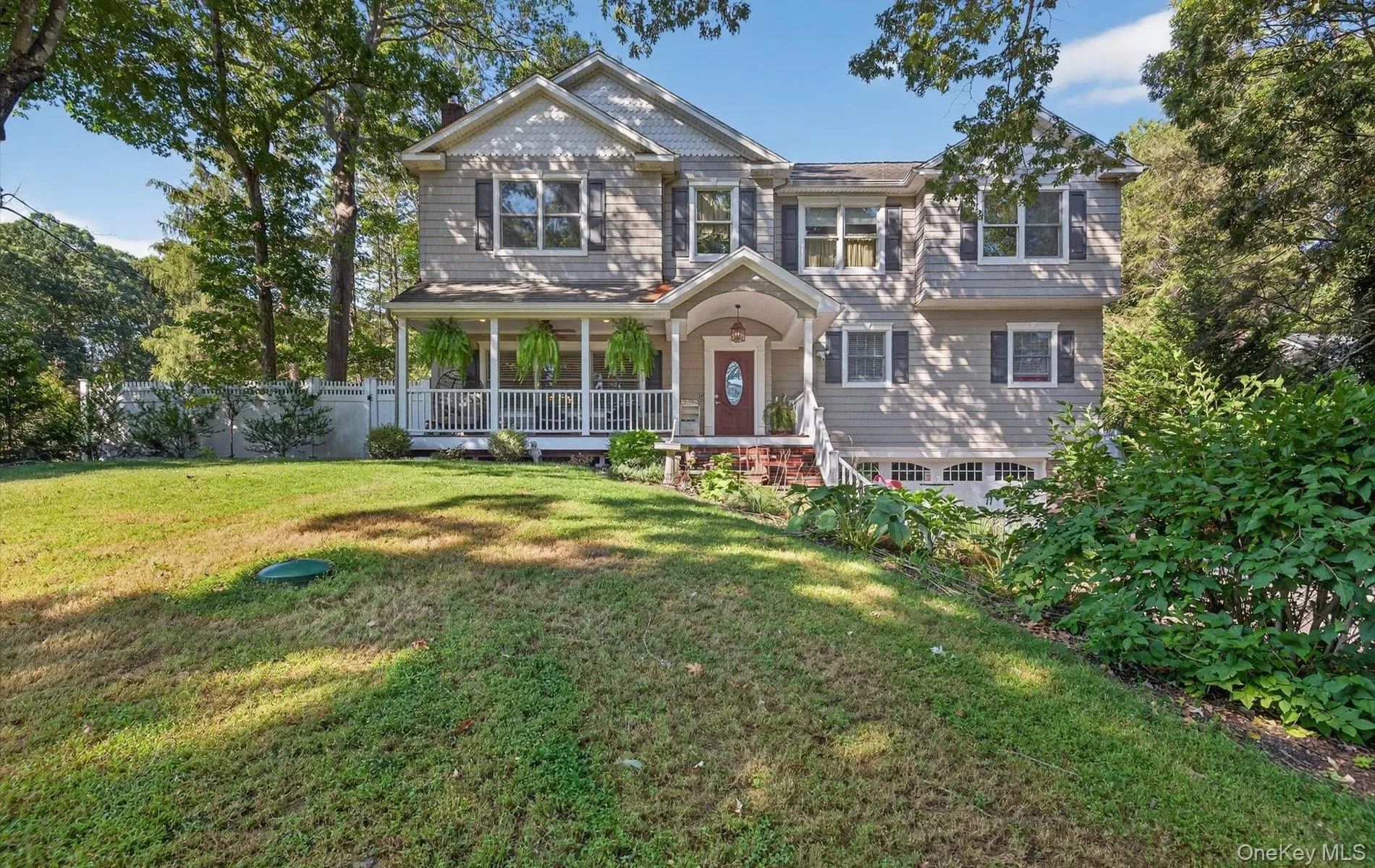 171 Dix Hills Road, Dix Hills, NY 11746, Huntington Station, New York, United States. - Hero Image