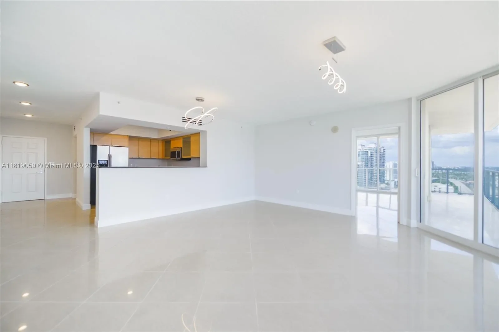 16699 Collins Ave 2107, Golden Beach, Florida, United States. - Photo 1