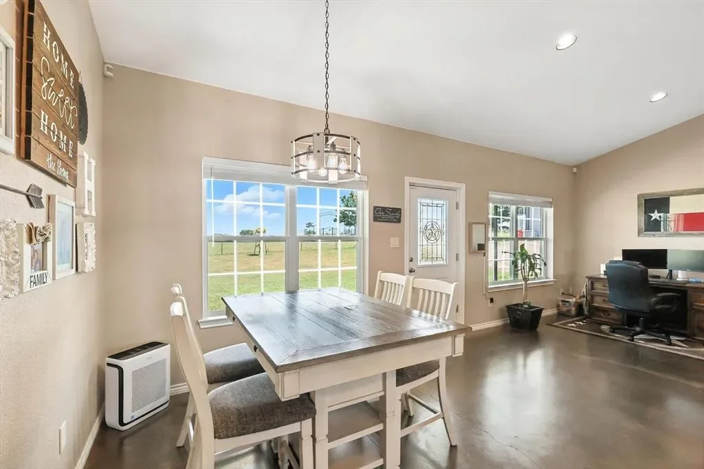 1106 Private Road 425, Savoy, Texas, United States. - Photo 5