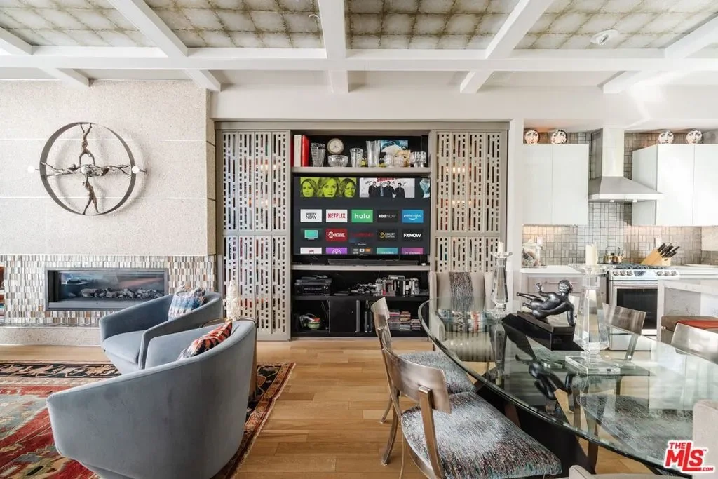 6732 W HEPBURN Way, Los Angeles, California, United States. - Photo 7