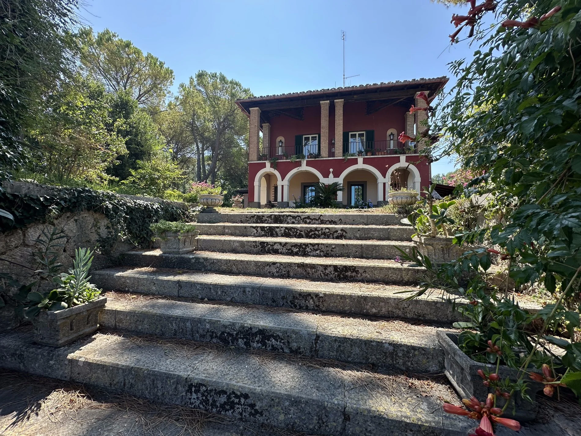 Exterior photo 12