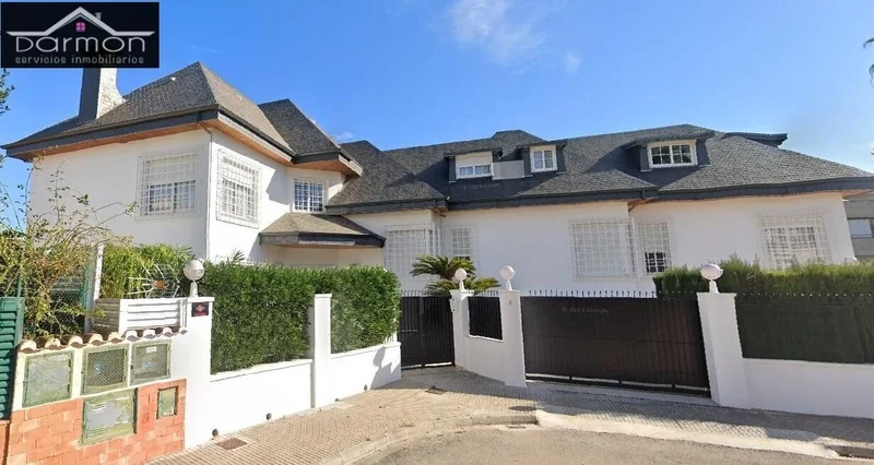 Beautiful Villa For Sale In Gandia