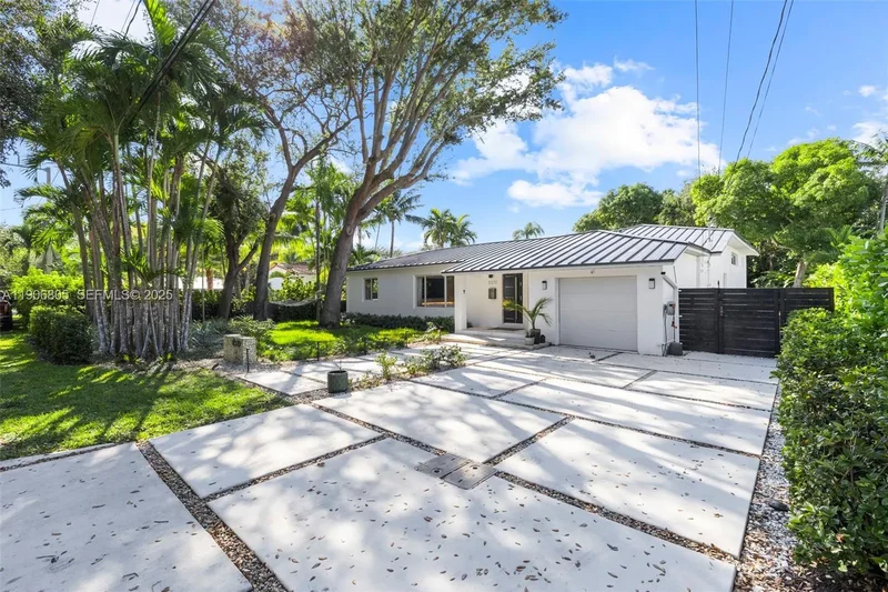 11370 NE 8th Ave, Miami, Florida, United States. - Photo 18