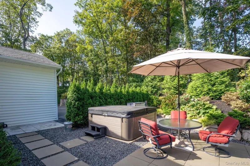511 Wolf Hill Road , Dix Hills, NY 11746, Huntington Station, New York, United States. - Photo 18