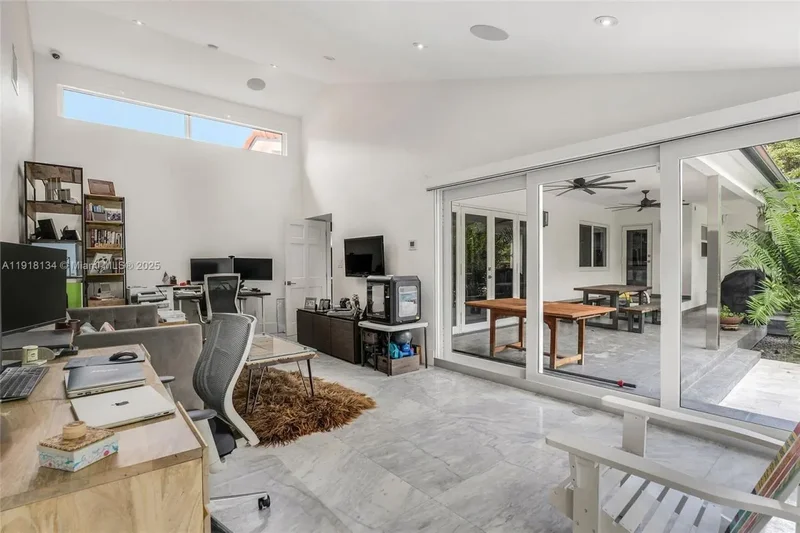 259 E Shore Dr, Miami, FL, 33133, USA, Miami, Florida, United States. - Photo 28