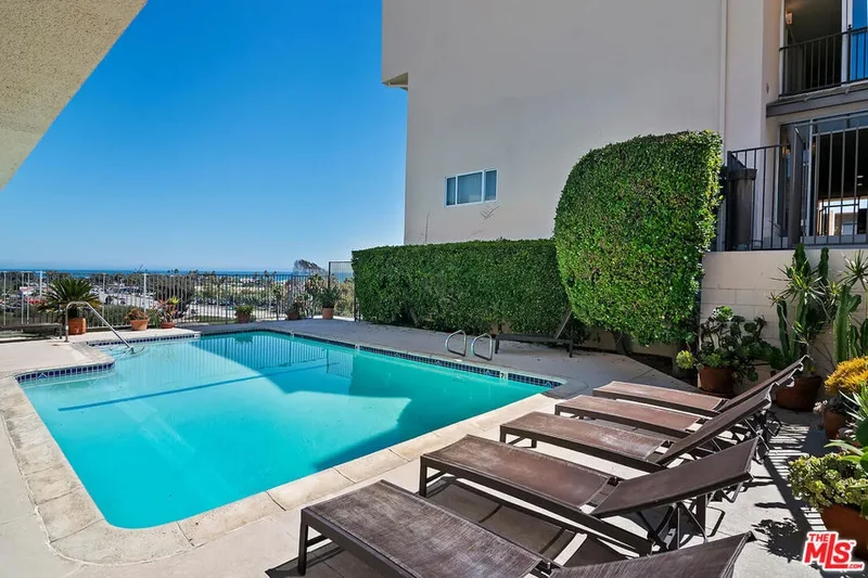 23901 Civic Center Way 114, Malibu, California, United States. - Photo 18