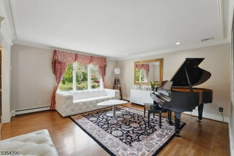 26 Hampshire, Mahwah, New Jersey, United States. - Photo 22