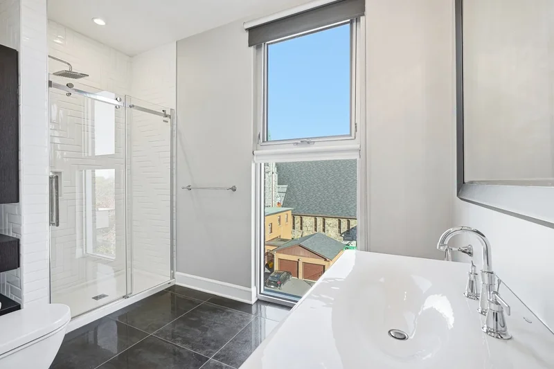 31 Av. Lorne 320, Saint-Lambert, Quebec, Canada. - Photo 19