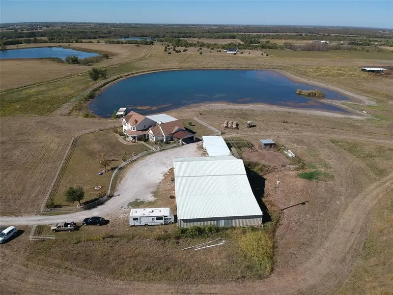 5646 N US Highway 69, Celeste, Texas, United States. - Photo 37