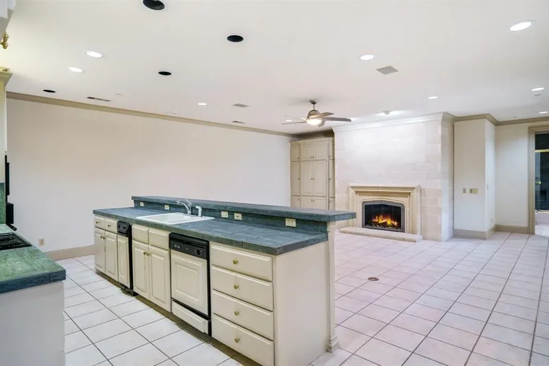 14809 Hampton Court, Addison, Texas, United States. - Photo 34
