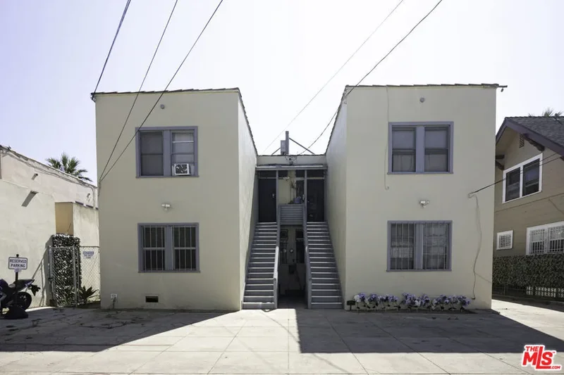 1561 1/2 S Harvard Boulevard, Los Angeles, California, United States. - Photo 15