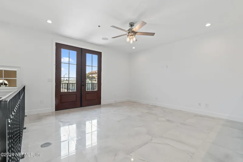 221 11TH Avenue S, Jacksonville Beach, Florida, United States. - Photo 22