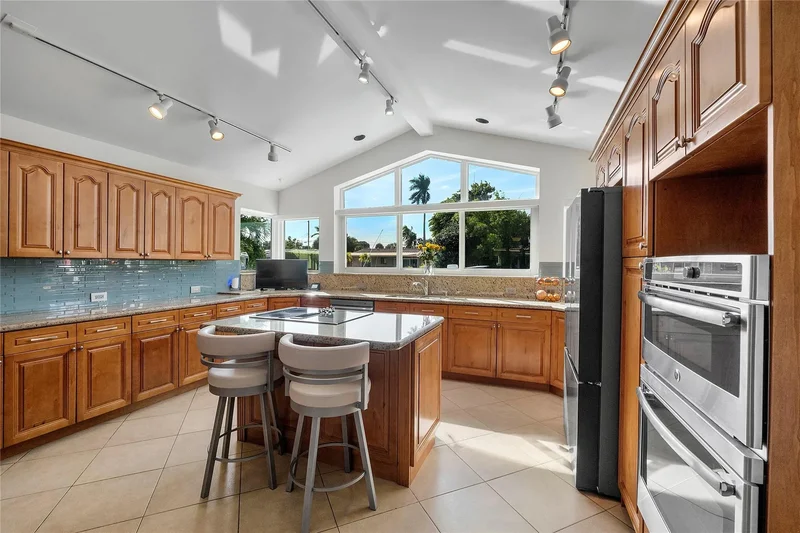731 SE 4th Ave, Pompano Beach, Florida, United States. - Photo 14