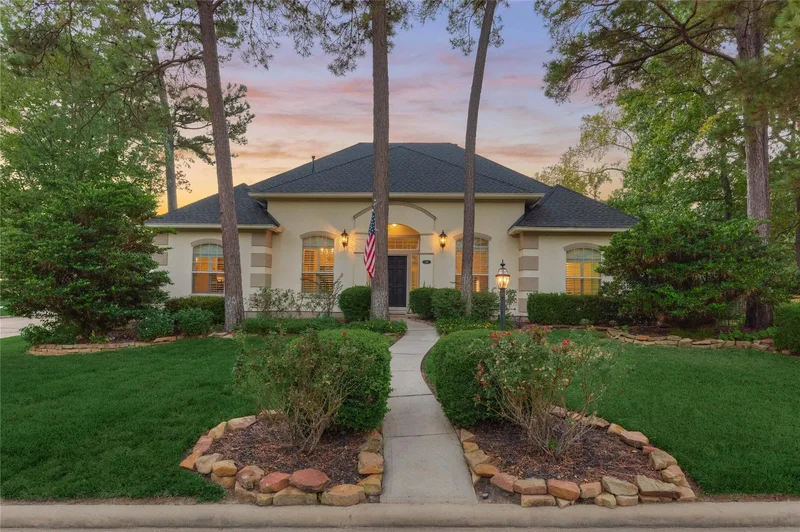 3 Bedrooms Single Family Detached