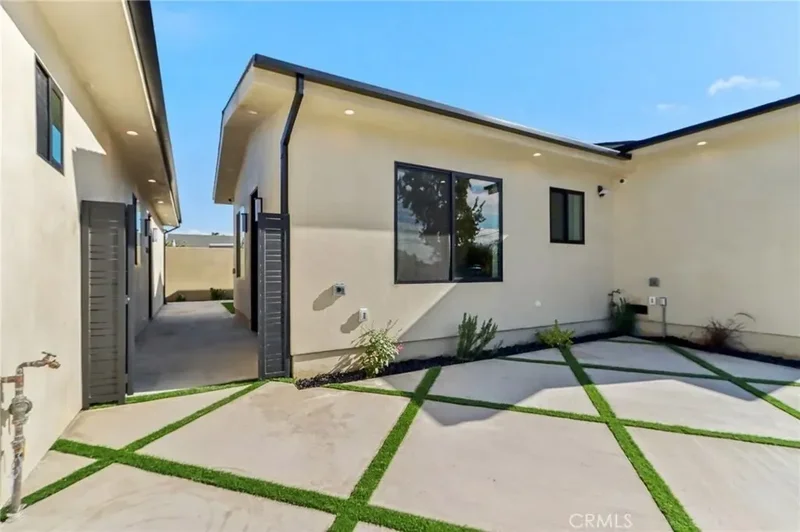 8006 Lloyd Avenue, Los Angeles, California, United States. - Photo 49