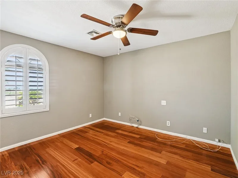 5309 N Chieftain Street, Las Vegas, Nevada, United States. - Photo 17