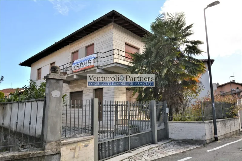 Villa for sale in Brescia