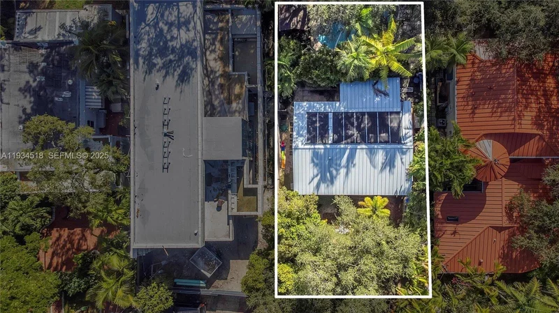 2490 Abaco Ave, Miami, FL, 33133, USA, Miami, Florida, United States. - Photo 35