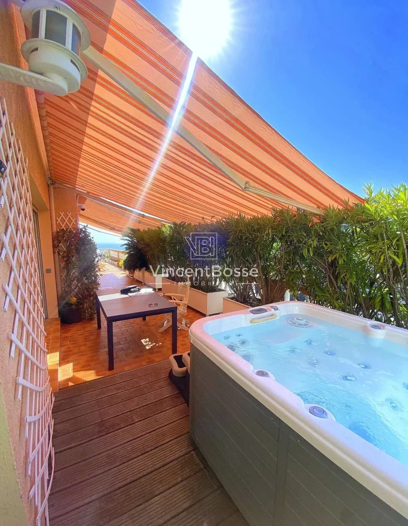 NICE 4/5 ROOMS - ROOFTOP TERRACE - PANORAMIC SEA AND HILL VIEW