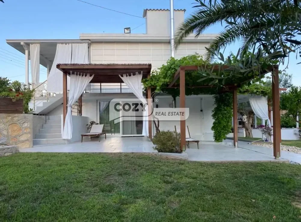 Exterior photo 4
