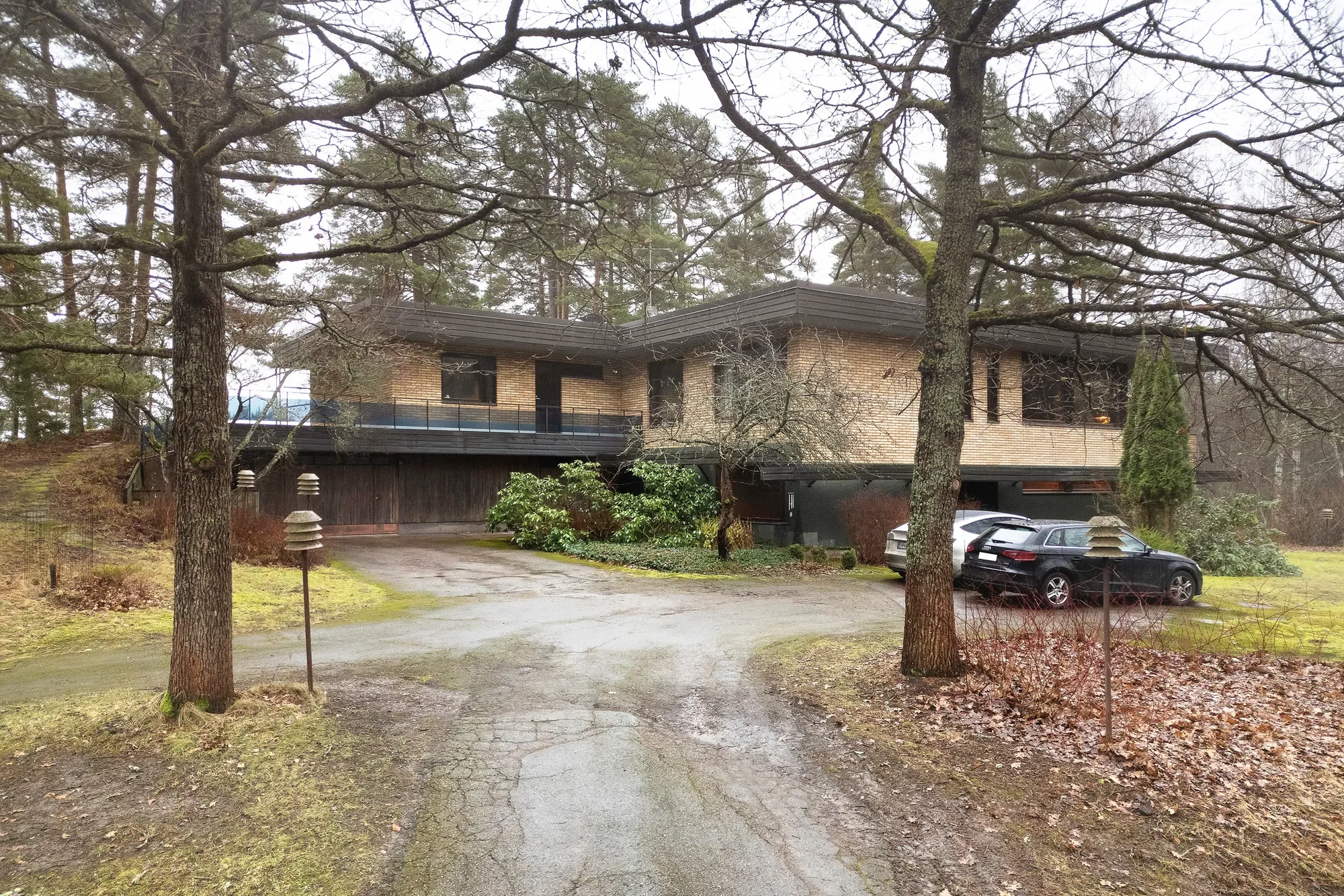 Exterior photo 5