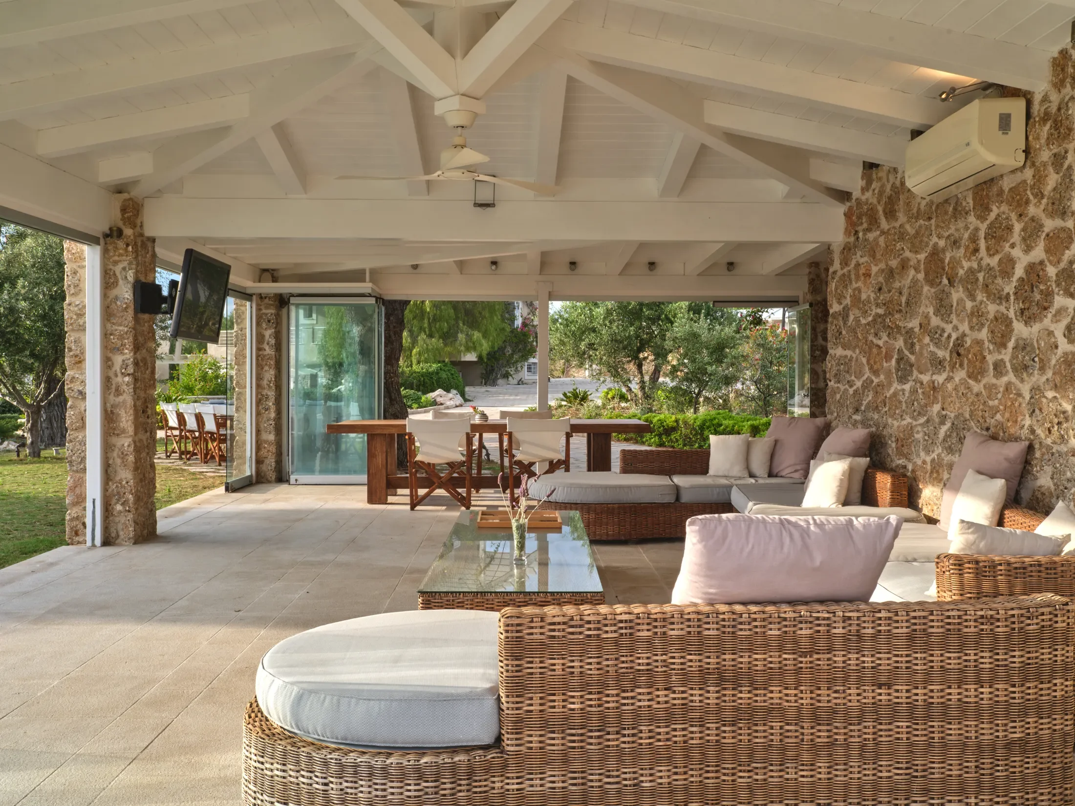 Exterior photo 9