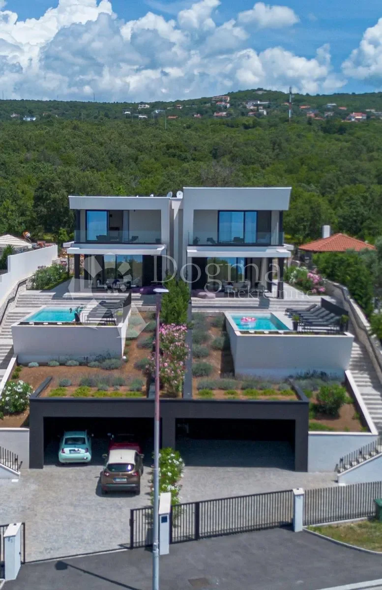Exterior photo 3
