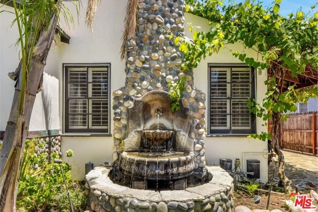 4940 Arcola Avenue, Los Angeles, California, United States. - Photo 5
