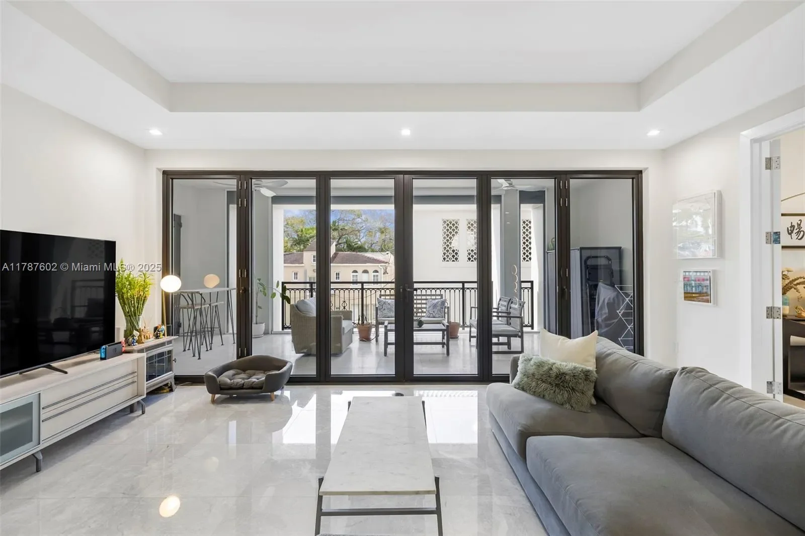 718 Valencia Ave 206, Coral Gables, Florida, United States. - Photo 16