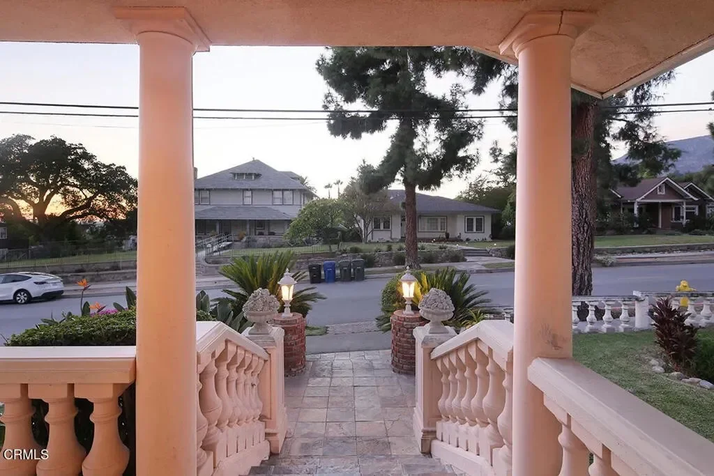 426 N Canyon Boulevard, Bradbury, California, United States. - Photo 4