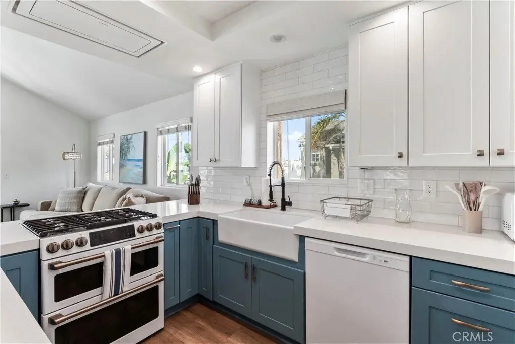 410 Clubhouse, Newport Beach, California, United States. - Photo 17