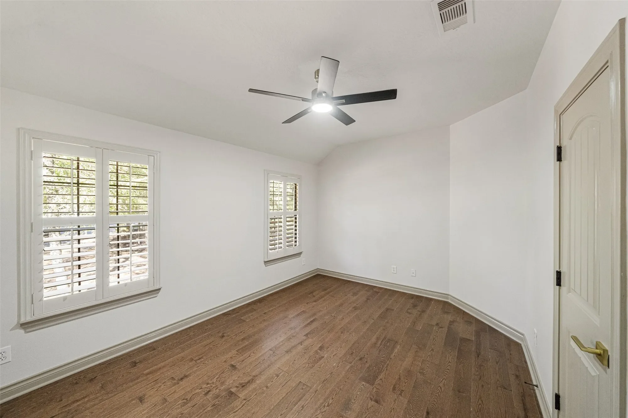 10332 Hunter Creek Lane, Conroe, TX 77304, Conroe, Texas, United States. - Photo 14