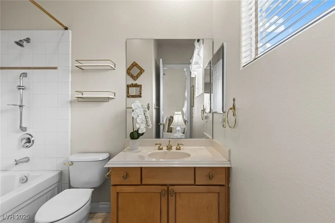 8095 Dark Hollow Place, Las Vegas, Nevada, United States. - Photo 37
