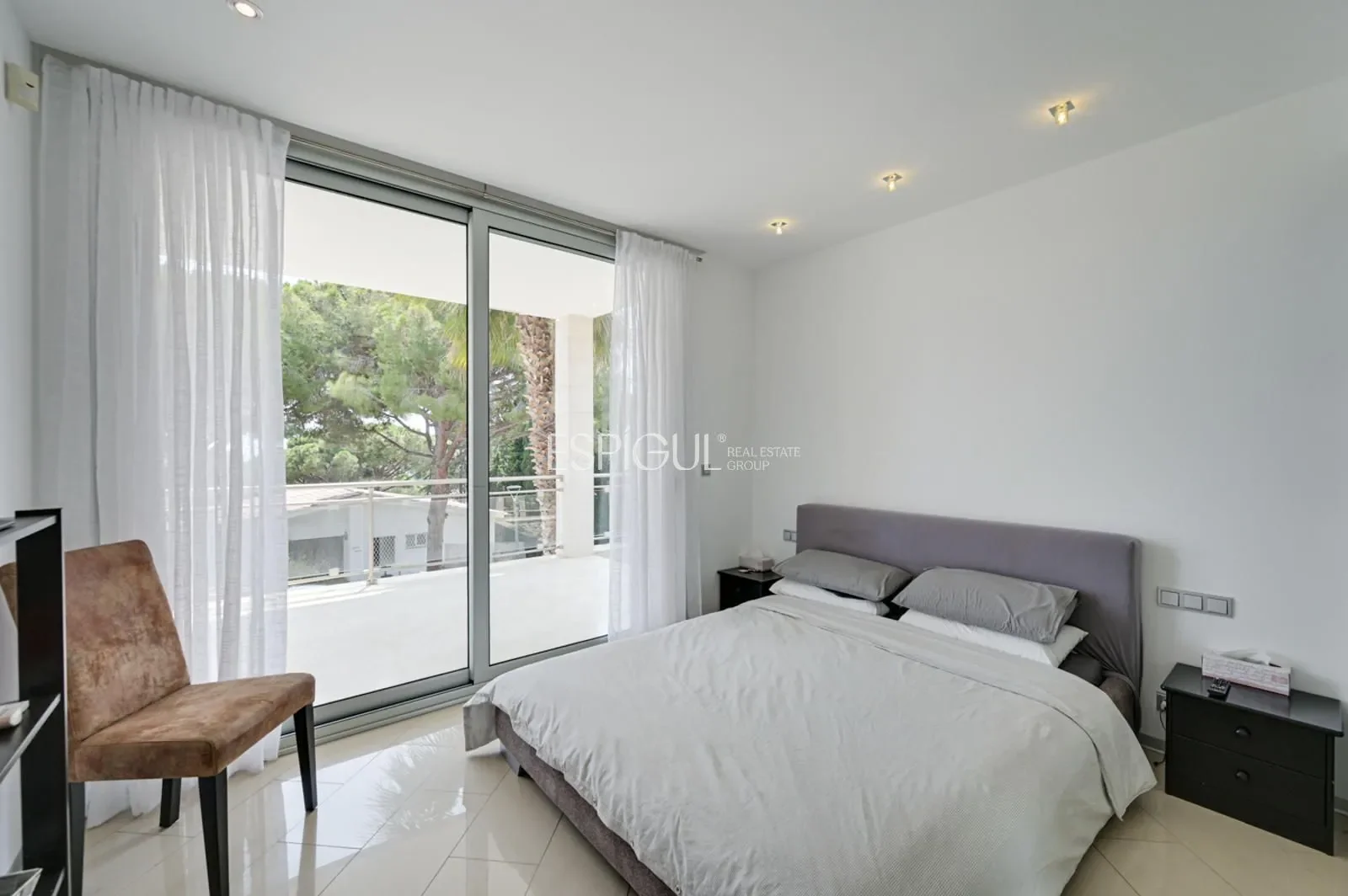 Gallery photo 4