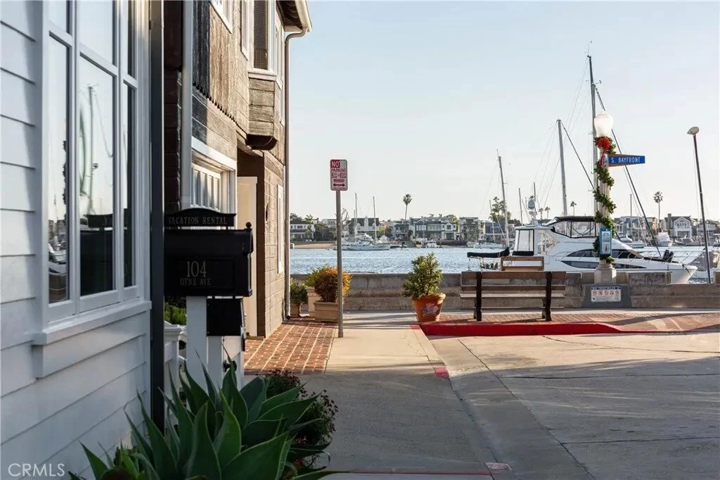 104 Onyx Avenue, Newport Beach, California, United States. - Photo 26