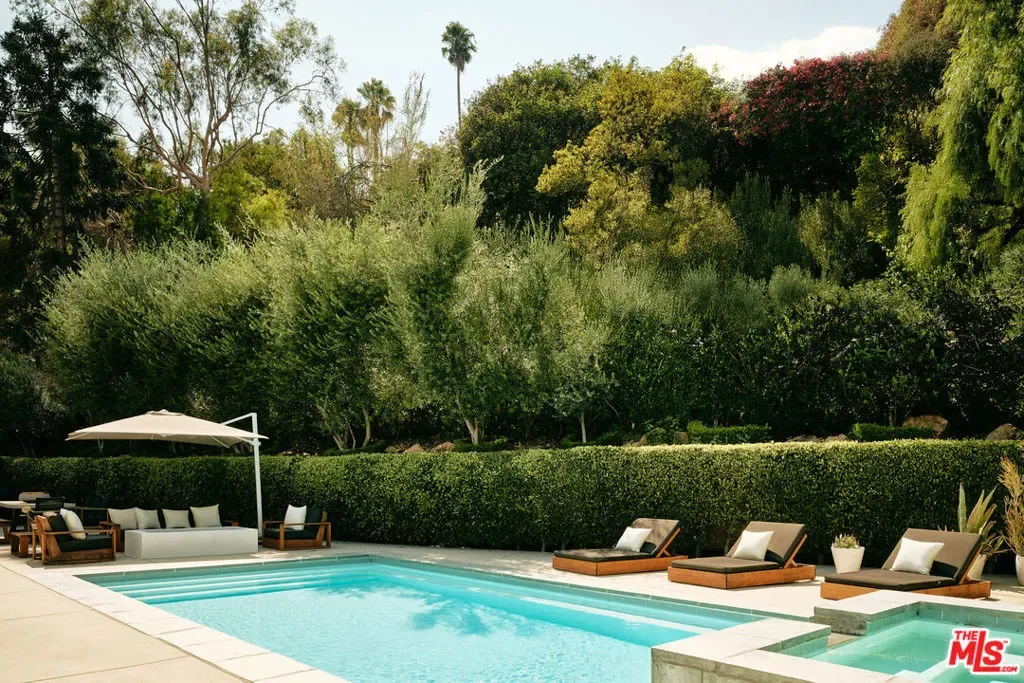 2635 Carman Crest Drive, Los Angeles, California, United States. - Hero Image